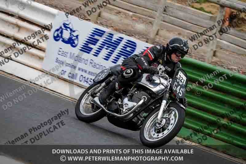 Vintage motorcycle club;eventdigitalimages;mallory park;mallory park trackday photographs;no limits trackdays;peter wileman photography;trackday digital images;trackday photos;vmcc festival 1000 bikes photographs